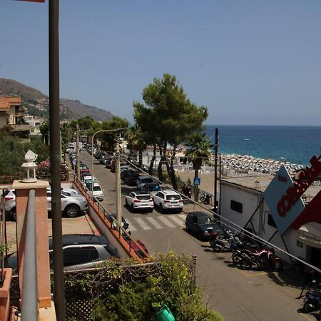 Poseidone Sea Apartment Taormina Mazzeo Luaran gambar
