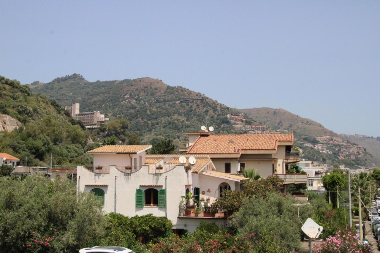 Poseidone Sea Apartment Taormina Mazzeo Luaran gambar